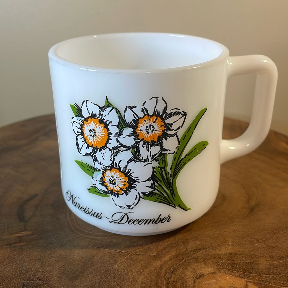 Milk Glass Mug Narcissus December Birthday